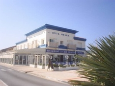 Strand-Restaurant in Katalonien