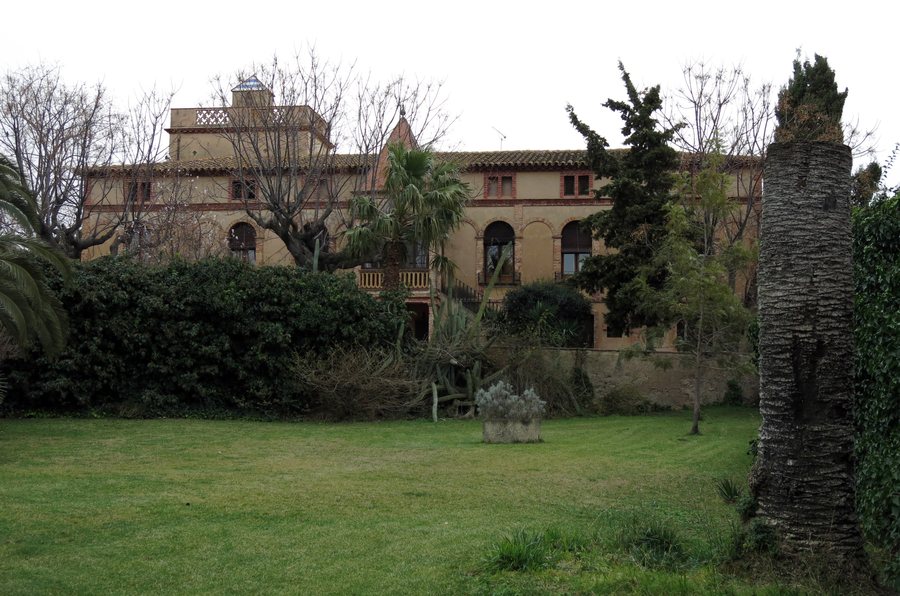File:126 Cal Garcia (Llorenç del Penedès), façana oest.JPG