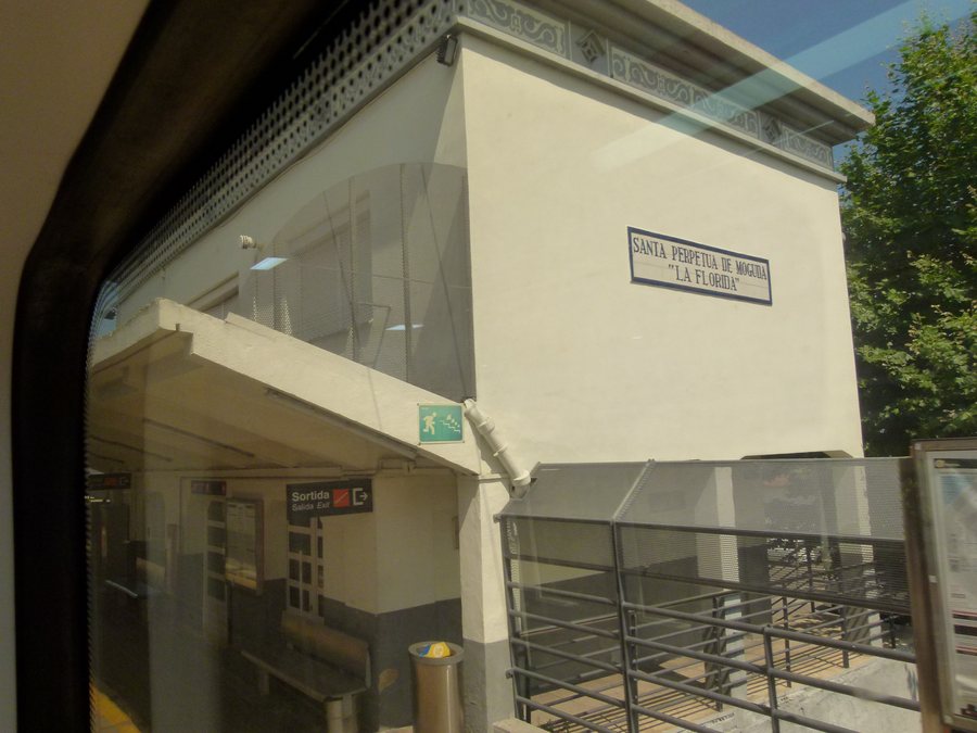 File:Estació de Santa Perpètua de Mogoda - la Florida - P1070086.jpg