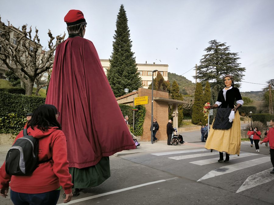 File:Gegants i grallers de Puig-reig a la corrida 2025.jpg