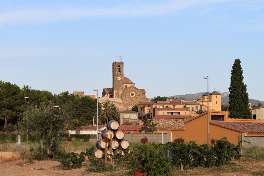 File:Garriguella (Gerona) - panoramio.jpg