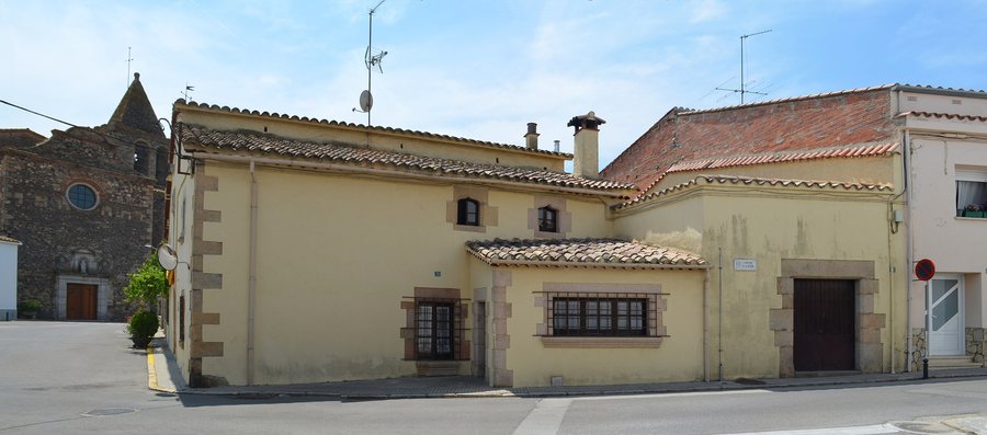 File:Riudarenes, Ca l'Oller (1).jpg