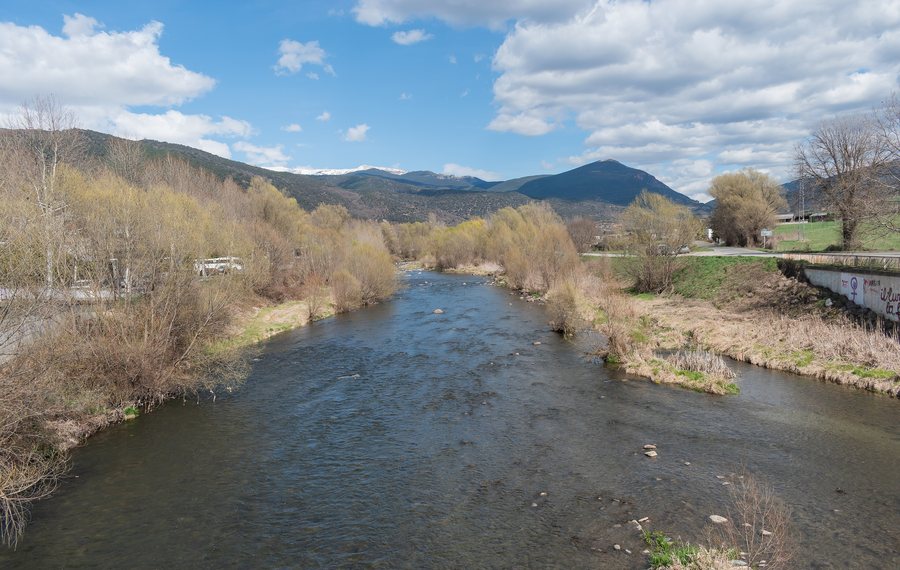 File:Segre river in La Seu d'Urgell (1).jpg