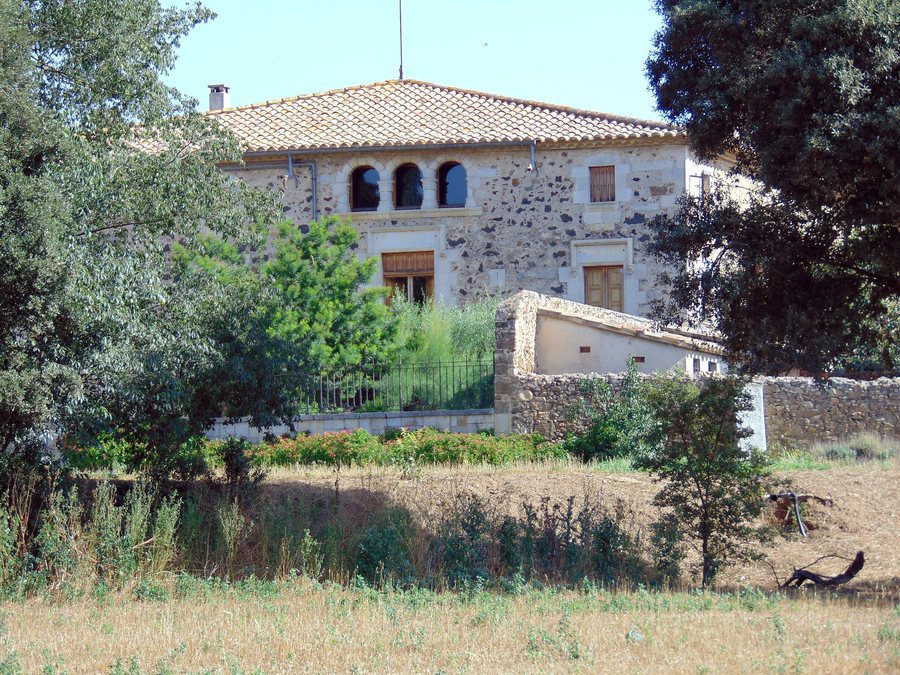 File:Can Garrofa d'Aiguaviva.jpg