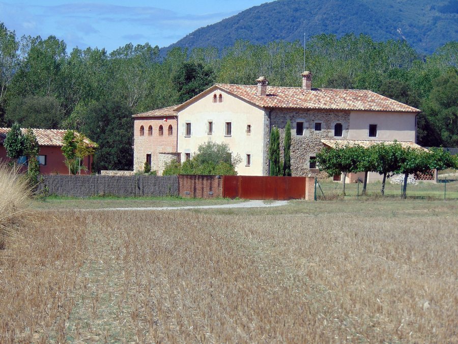 File:Ca n'Oller de Brunyola.jpg