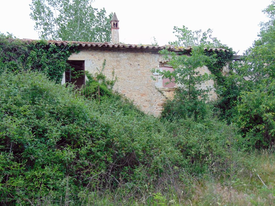 File:Masia del Pou de Serinyà 1.jpg