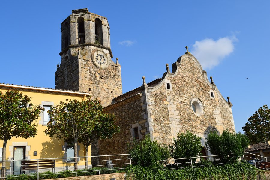 File:Església parroquial de Sant Cristòfol (Llambilles) dalt.jpg