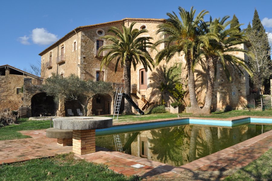File:Can Traver (Maià de Montcal, La Garrotxa, Catalunya).jpg