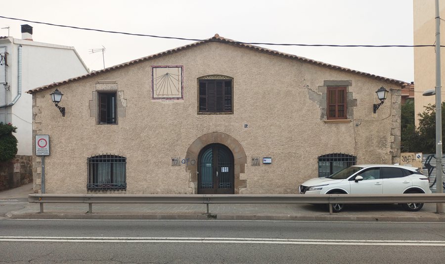 File:Can Targa (El Masnou).jpg
