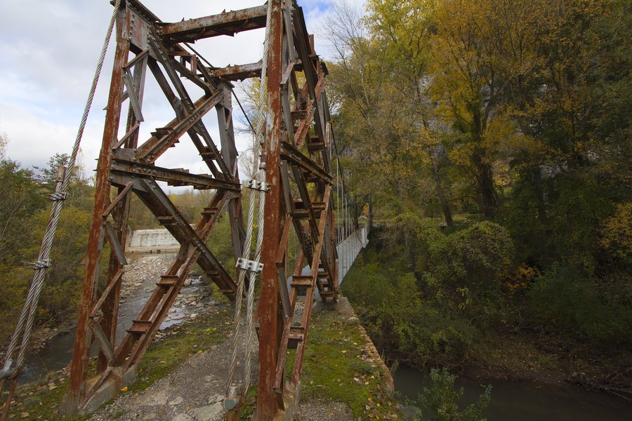 File:Presa Senterada, Pont penjant.jpg