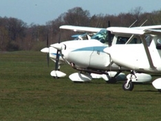 Sportflugzeuge bereit zum Start